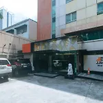 Reddoorz Premium At Jjimjbang Hotel Spa